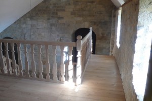 Ensemble Louis XIII à barreaux découpés, en chêne. Manoir dans le Trégor