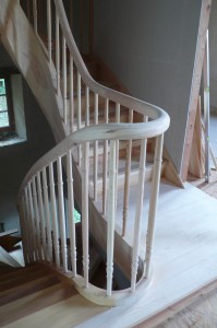 Détail sur raccords de mains-courantes, lamellé collé en pin sylvestre